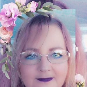 Meet your Posher, Carrie